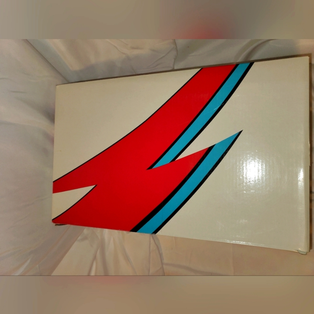 David Bowie Vans Sk8-hi - Picture 7 of 7